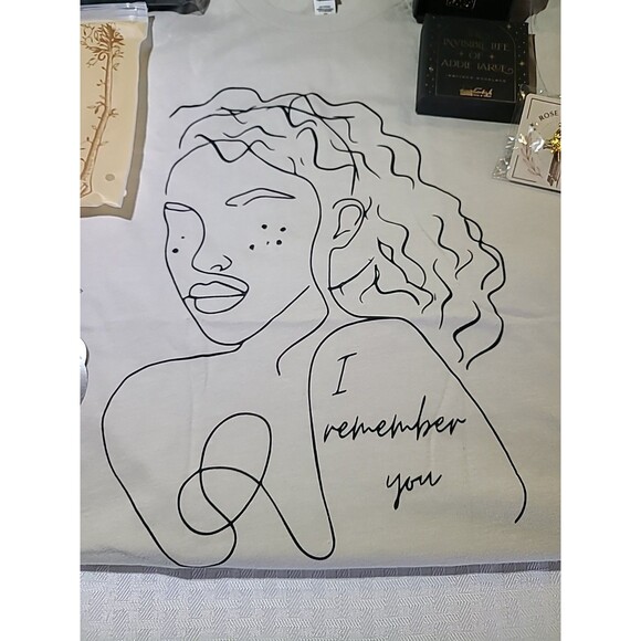 The Bookish Box Accessories 6pc Bundle T SHIRT XS – No Book Included + bonus - Picture 9 of 9